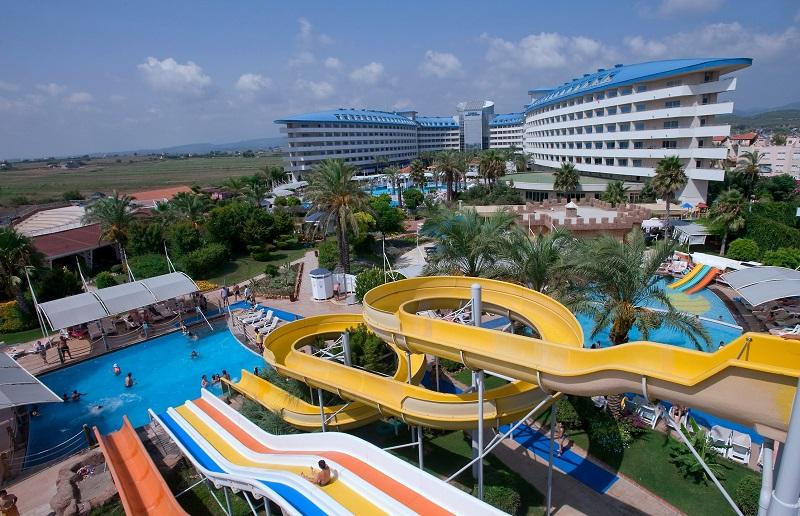 Crystal Admiral Resort Suites & Spa